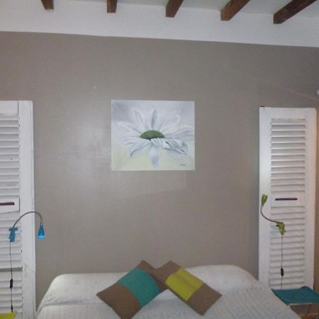 Chambres D'Hotes La Rose Des Vents Ginestas Exterior photo
