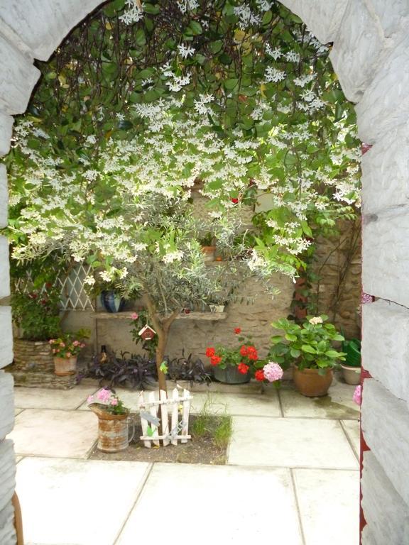 Chambres D'Hotes La Rose Des Vents Ginestas Exterior photo