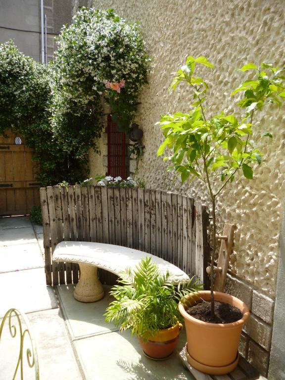 Chambres D'Hotes La Rose Des Vents Ginestas Exterior photo